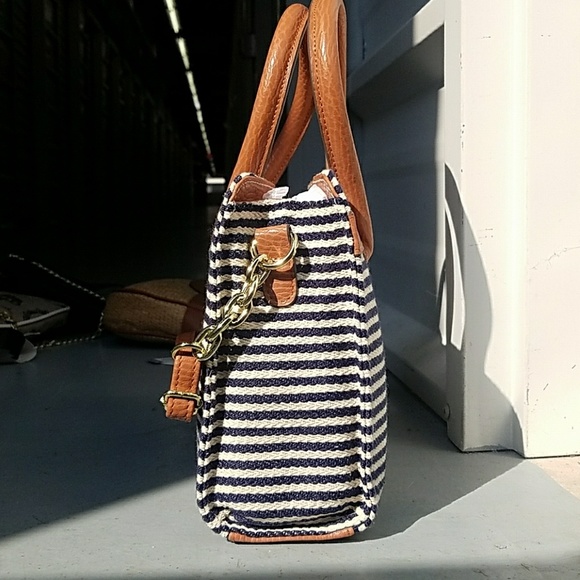Handbag - Picture 3 of 3